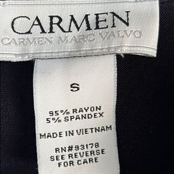 CARMEN MARC VALVO navy blue knit top. V-neck w/ zip - Picture 5 of 8